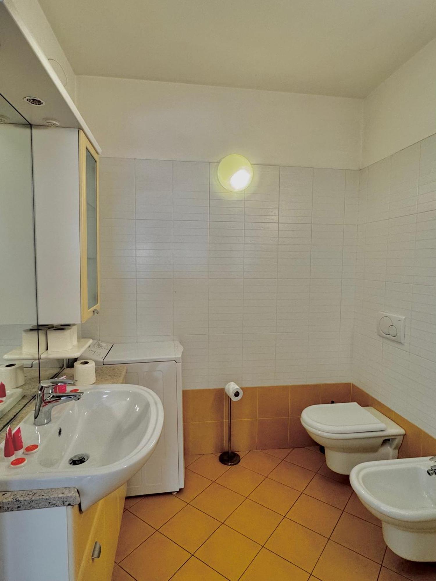 Sweet Spot Aparthotel Riva del Garda Exteriör bild