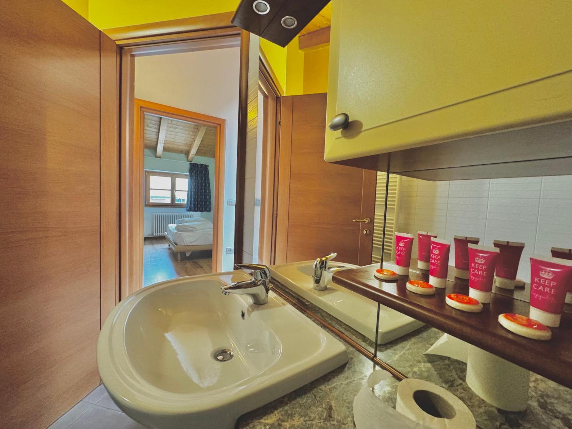 Sweet Spot Aparthotel Riva del Garda Exteriör bild