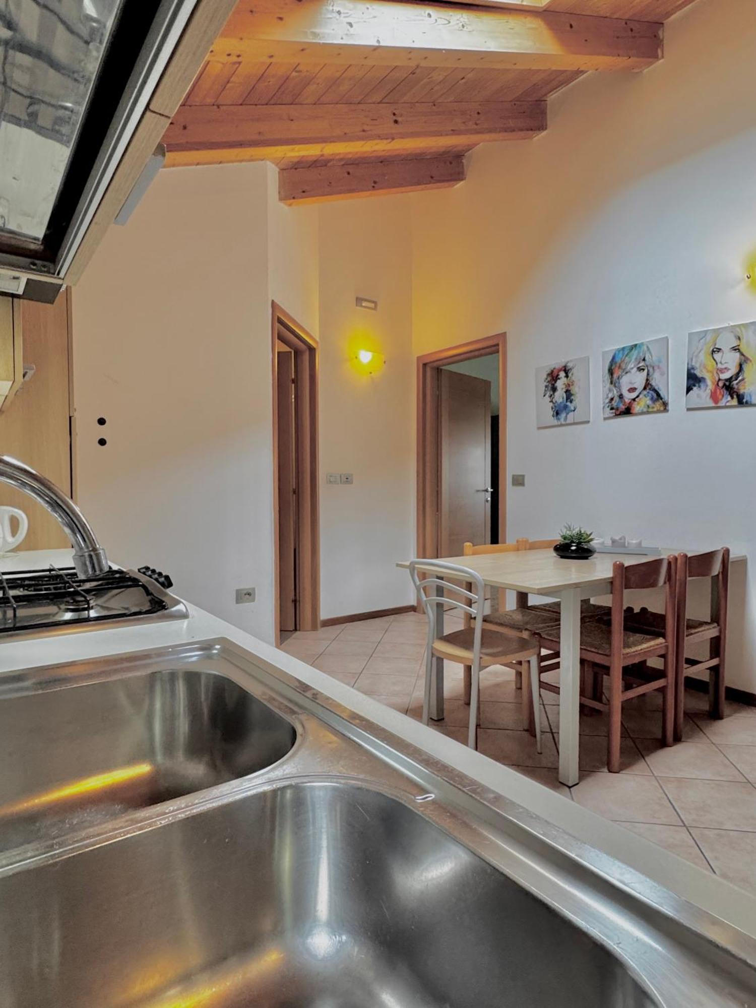 Sweet Spot Aparthotel Riva del Garda Exteriör bild